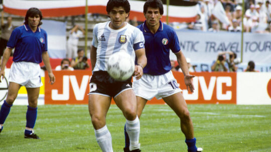 Maradona avec l'Argentine contre la Nazionale